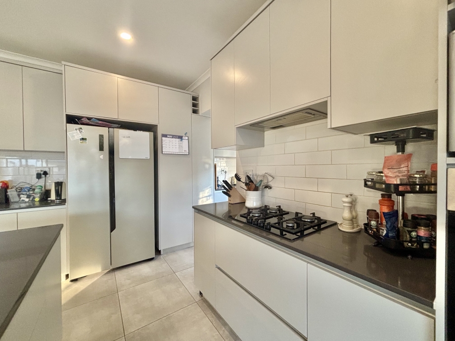 4 Bedroom Property for Sale in Sandown Western Cape